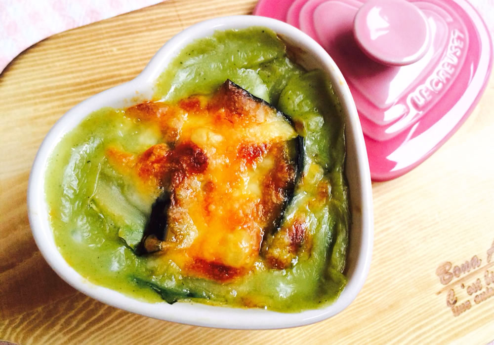 『クリーミー緑茶グラタン』のレシピを掲載しました。